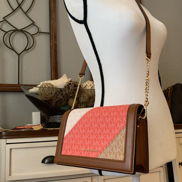 HP💞 New Mk crossbody 🦄 limited addition - Picture 2 of 10